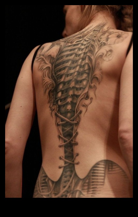 Επικά σκηνικά που αποκαλύπτουν το μεγαλείο των τολμηρών αφηγήσεων τατουάζ πλάτης 2 Epic Backdrops: Unveiling the Grandeur of Bold Back Tattoo Narratives