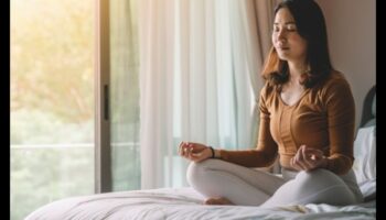 Καλλιεργήστε τη διαύγεια: Τα νοητικά και συναισθηματικά οφέλη του διαλογισμού