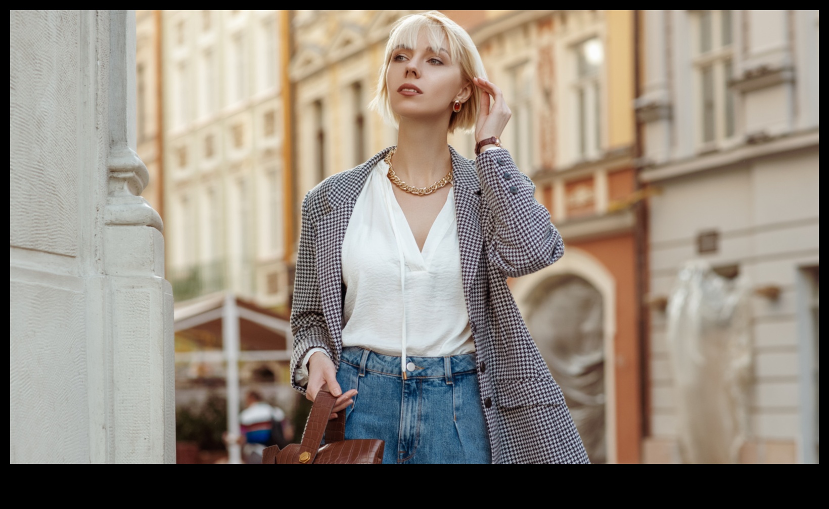 Μινιμαλιστικά αριστουργηματικά κλασσικά ρούχα με διακριτική λάμψη για τη μοντέρνα γυναίκα 1 Μινιμαλιστικό αριστούργημα: Κλασικά ντυσίματα με διακριτική λάμψη