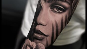 Πέρα από το πλαίσιο: Τατουάζ ρεαλισμού που αποτυπώνουν τη ζωή με λεπτομέρεια